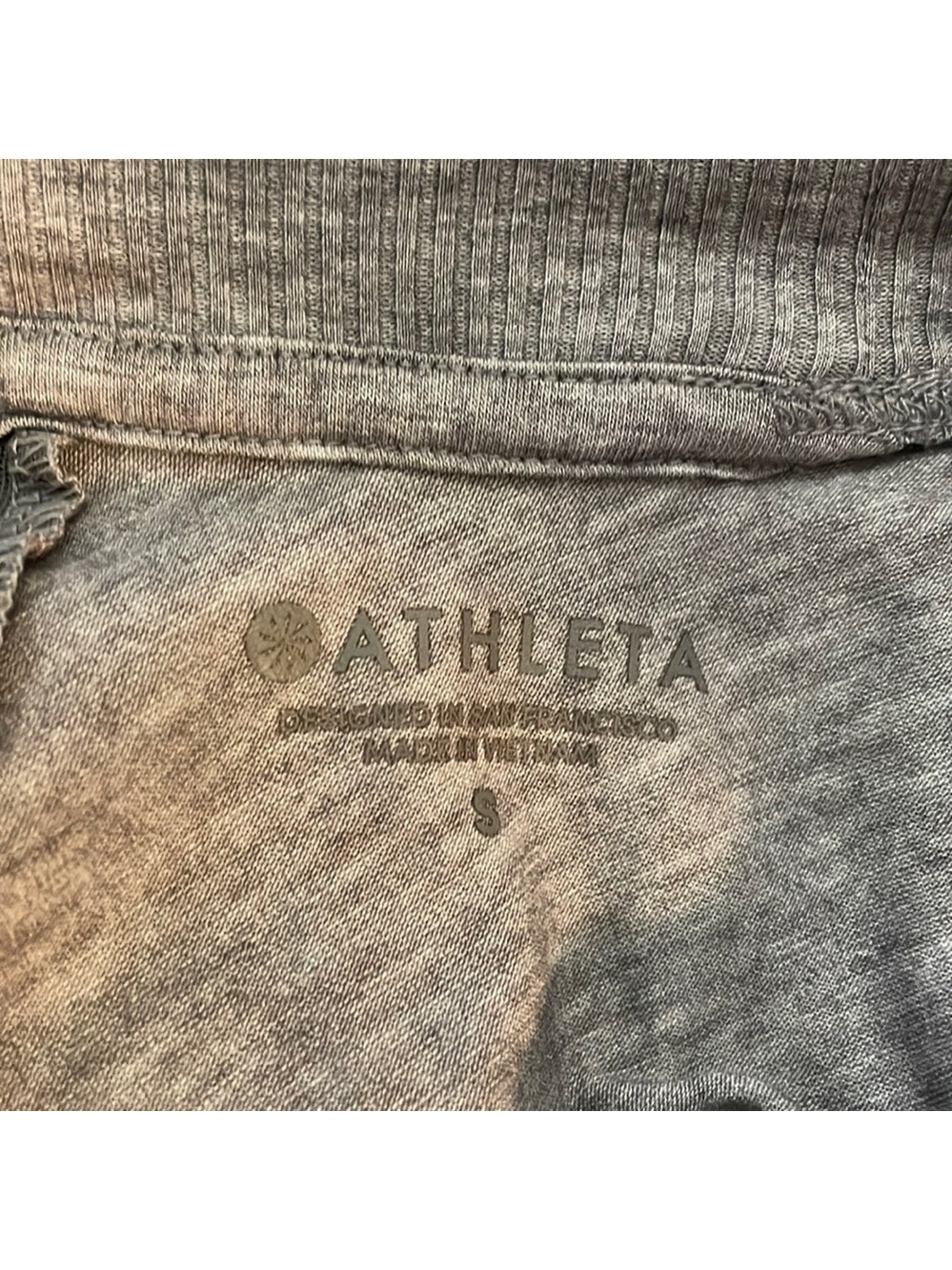 Athleta Gray Long Sleeve Mesh Hiking TOPANGA size small - Picture 3 of 6